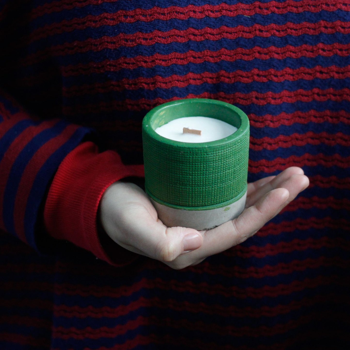 Sea Moss & Herbs Botanical Wood-Wick Candle (Green Concrete Pot)
